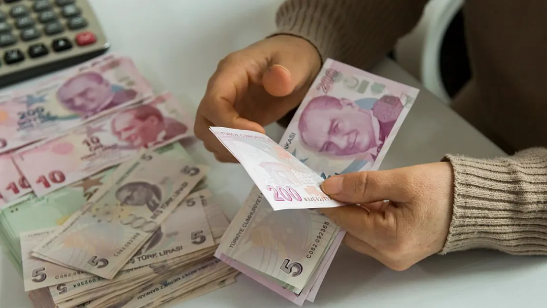 Çocuğu olan ailelere müjde! Aile Bakanlığı ödemeleri başlattı Ailelere PTT üzerinden 1.300 TL veriliyor