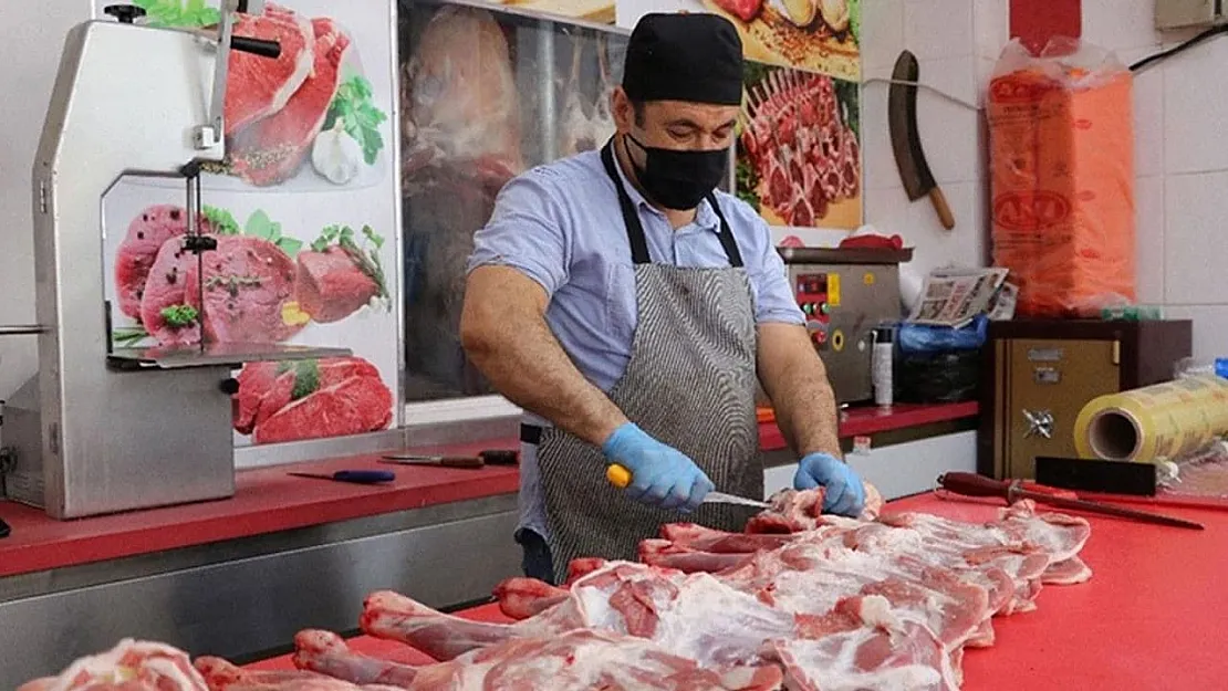 Emekliler Yılında Kemik bile Hayal Oldu: Enflasyon Emeklinin Sofrasından Eti Söküp Aldı!