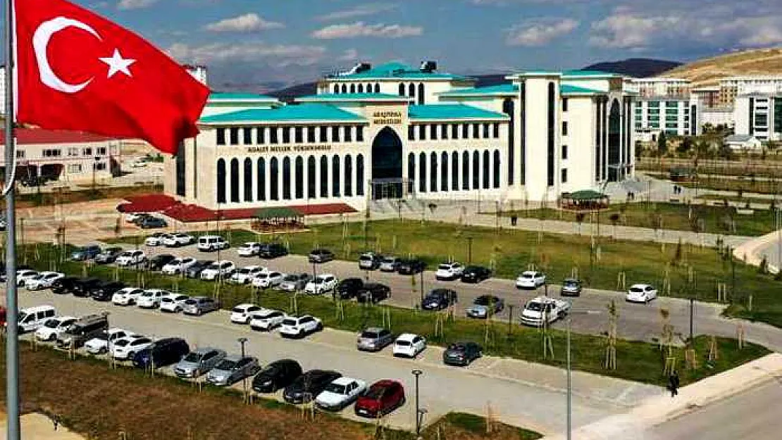 Bayburt Üniversitesi'nde Eğitim Yönetmeliğine Taze Kan
