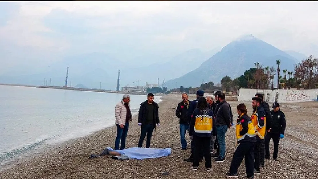 Denizde bir ceset daha bulundu! Çok sayıda ekip sevk edildi