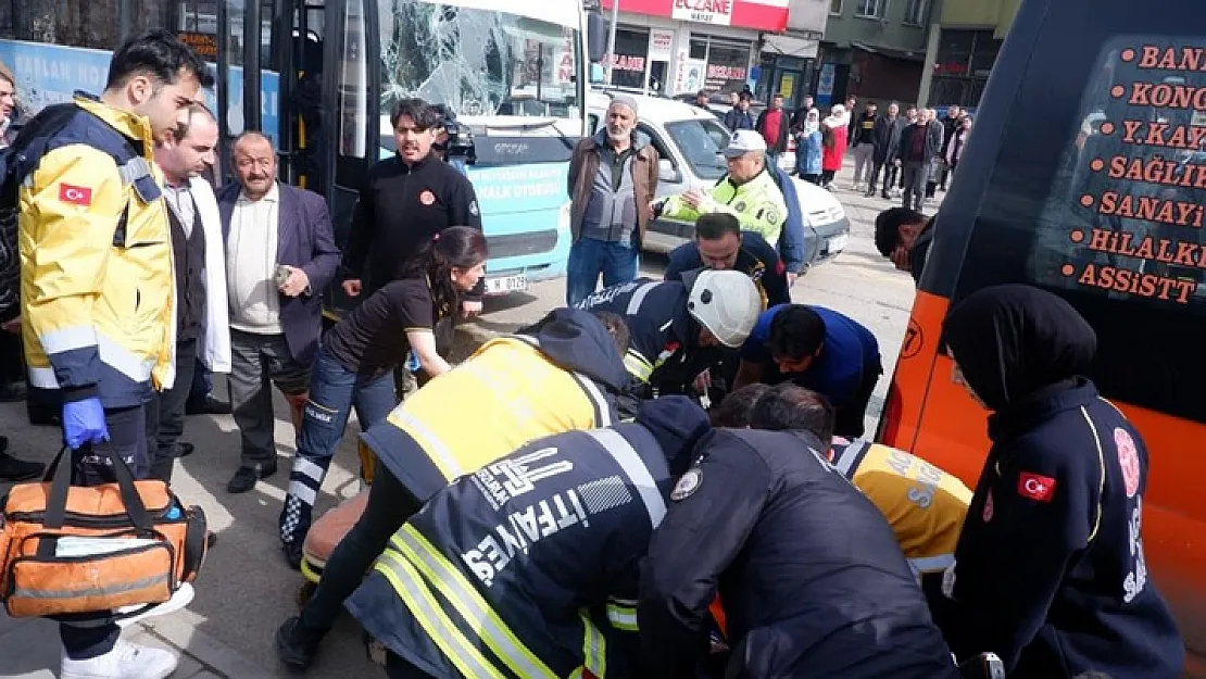 Ortalık savaş alanına döndü! Korkunç kaza oldu: Çok sayıda yaralı var