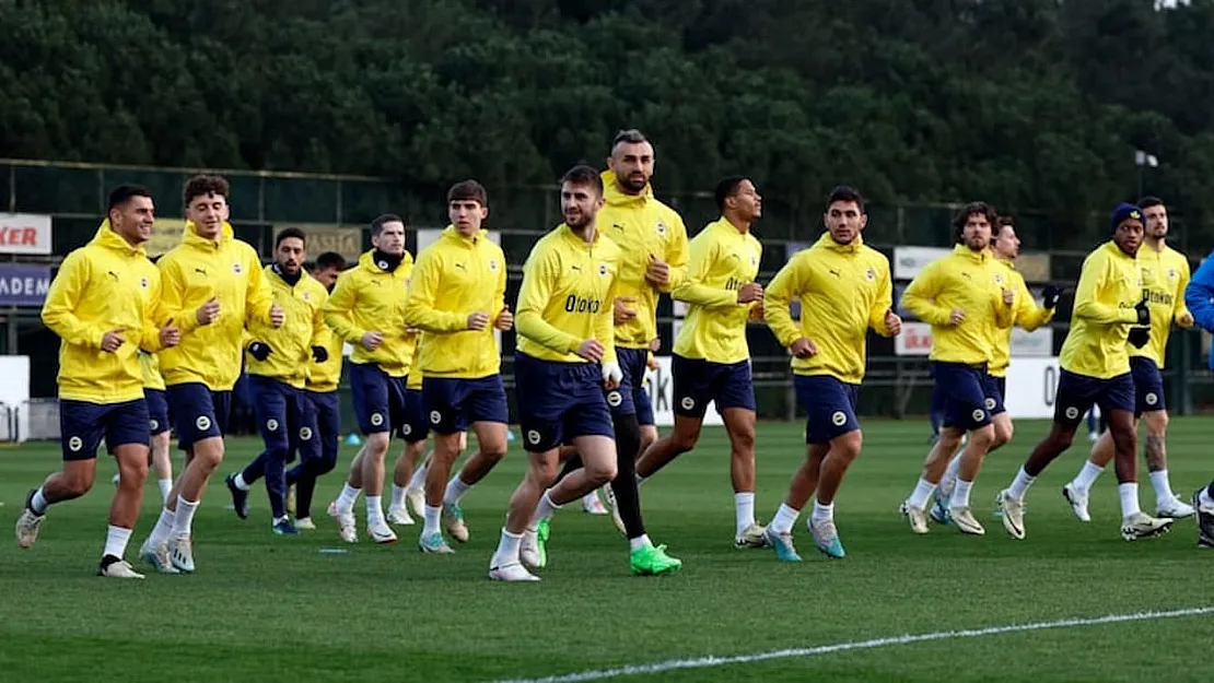 Fenerbahçe, Trabzonspor Karşısında Zorlu Mücadeleye Hazır: Süper Lig'in 30. Hafta Heyecanı