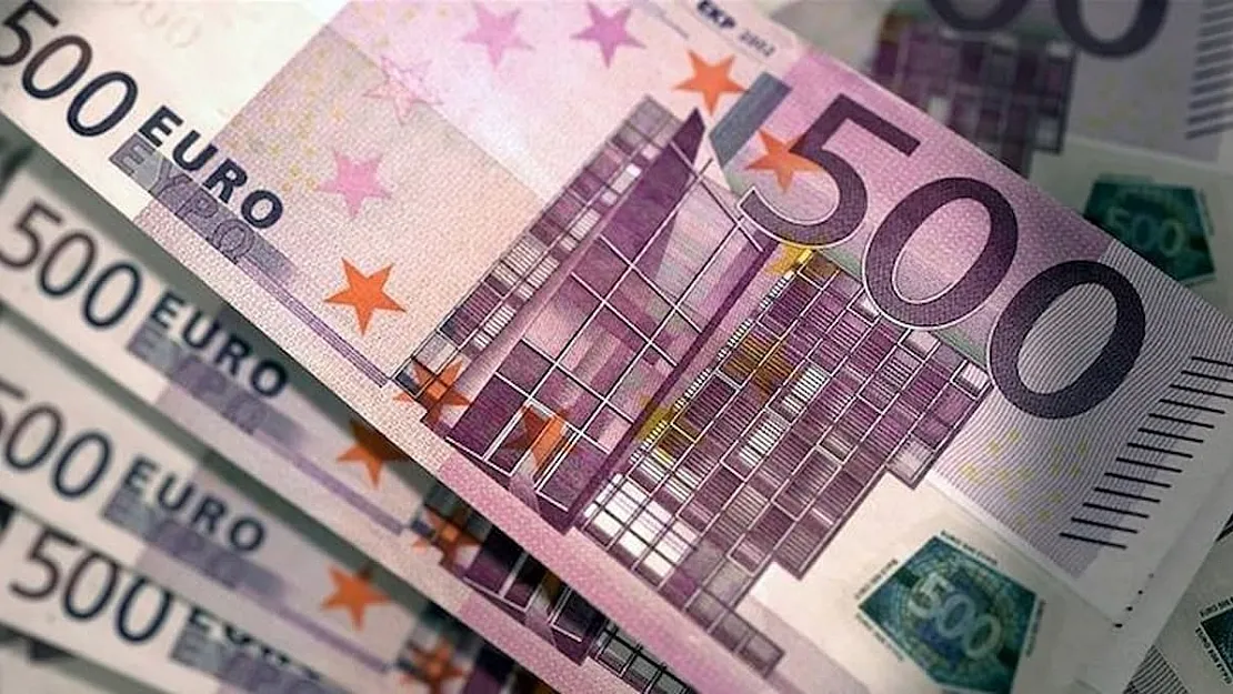 Euro'nun Düşüşü: ECB'nin Olası Faiz İndirimleri ve Avro Bölgesi Ekonomisi Üzerine Derinlemesine Bir Bakış