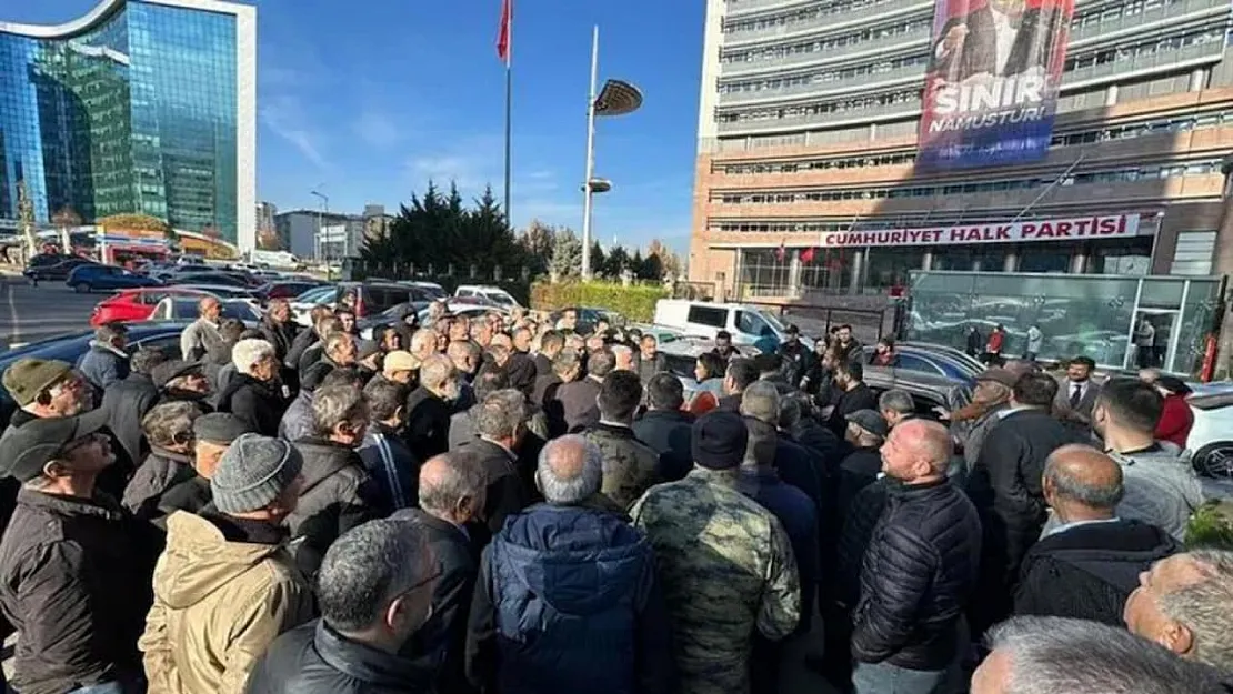Yurttaşlar Ekonomik Krizin Çözümünde CHP'yi İşaret Ediyor