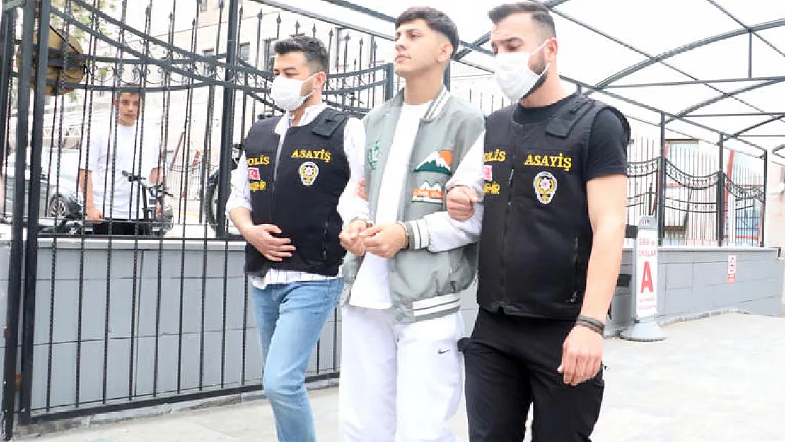 Yardım Etmek Artık En Büyük Suç Oldu! Kadir Şeker Olayı Tekrarlandı!