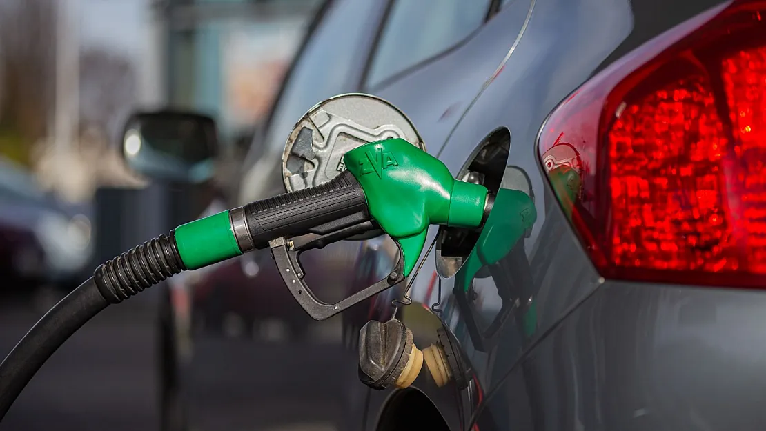 Benzin motorin ve LPG'ye büyük indirim haberi geldi! Arabası olanlar havalara uçacak