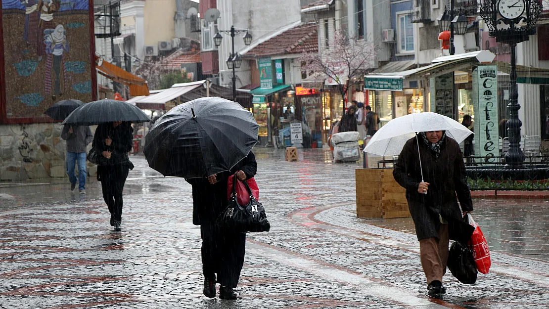 Meteoroloji resmen kırmızı alarm verdi! Bu 3 şehre çok fena geliyor: Günlerce devam edecek