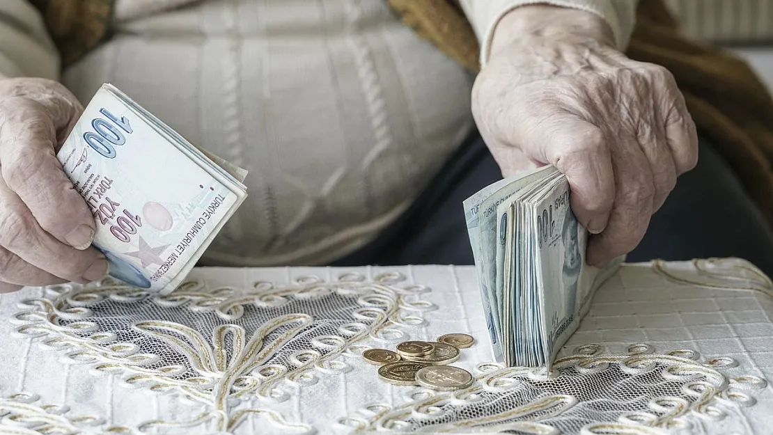 Emeklilik yılının hakkı veriliyor! Çok büyük indirim yapıldı: Sadece emekliler yararlanacak