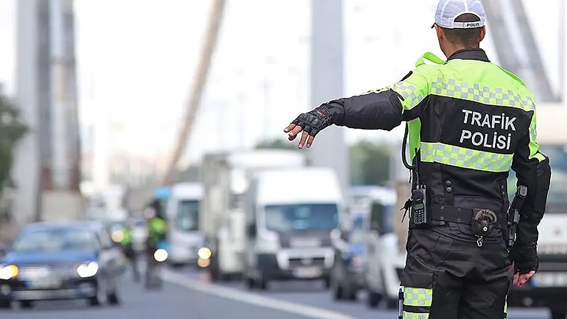 Arabası olanlar trafikte sakın bunu yapmasın! Yapanlara 9.943 TL ceza verilecek