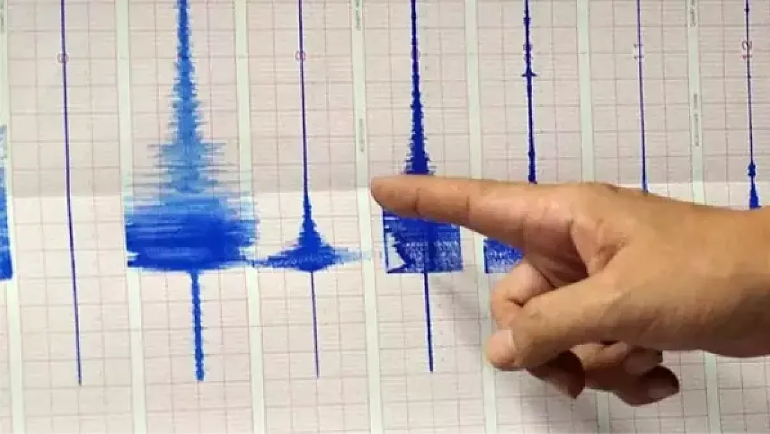 Bitlis'te Sarsıntı Alarmı: 4.5 Büyüklüğündeki Deprem Sırasında Şehirler Beşik Gibi Sallandı