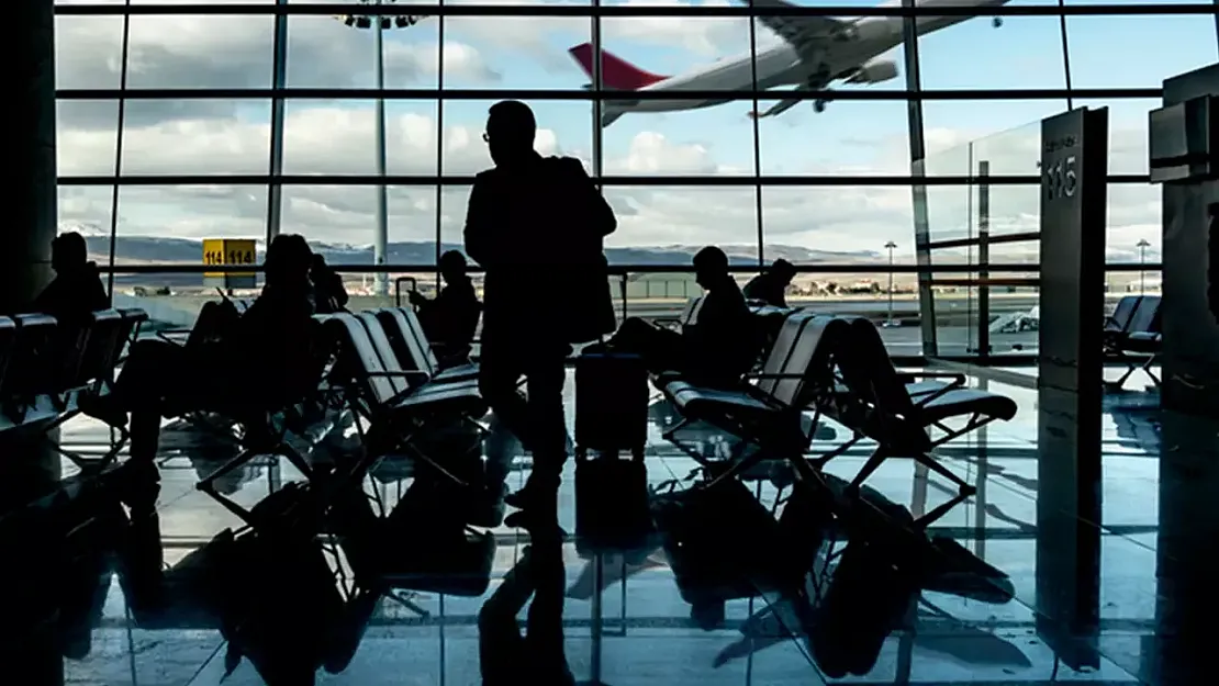 Yurt Dışına Para Çıkarma Devrimi: Limit 8 Kat Arttı, 185 Bin TL ile Sınırlar Zorlanıyor!