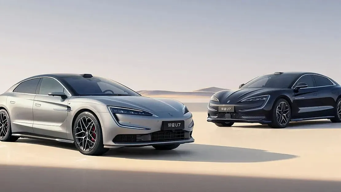BYD'den Ultra Lüks Bomba: Yangwang U7 Tanıtıldı, Fiyatıyla Rakiplerini Yerle Bir Ediyor!