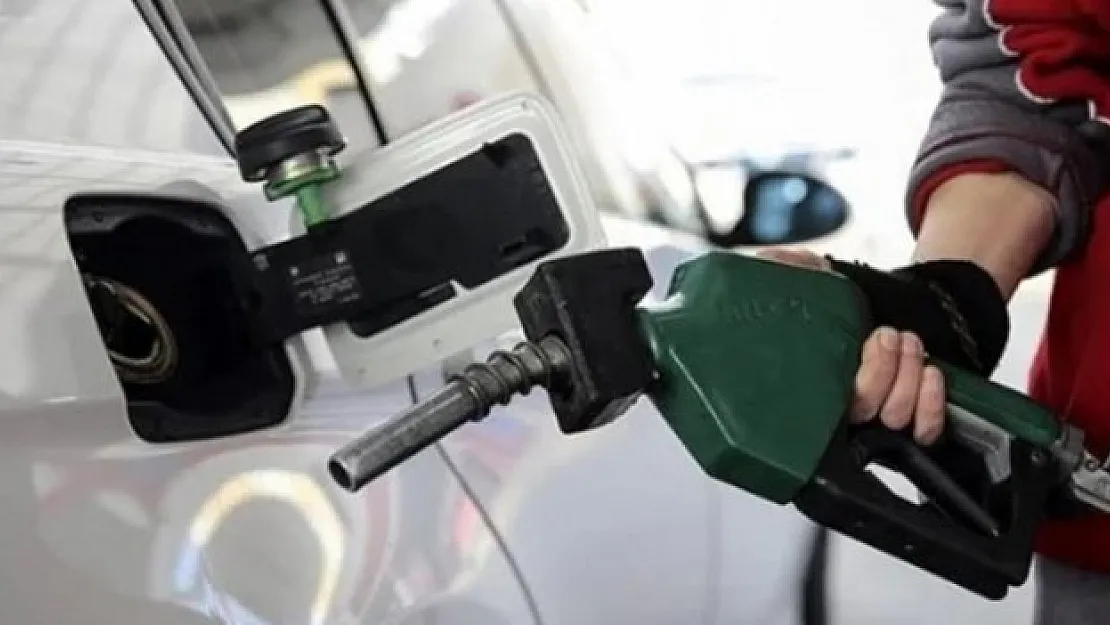 Petrol fiyatlarında şok düşüş: Benzine bir indirim daha