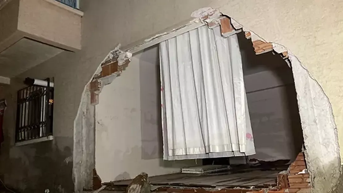 Ankara'da kabus gibi gece: Sağanak sele döndü, evin duvarı çöktü