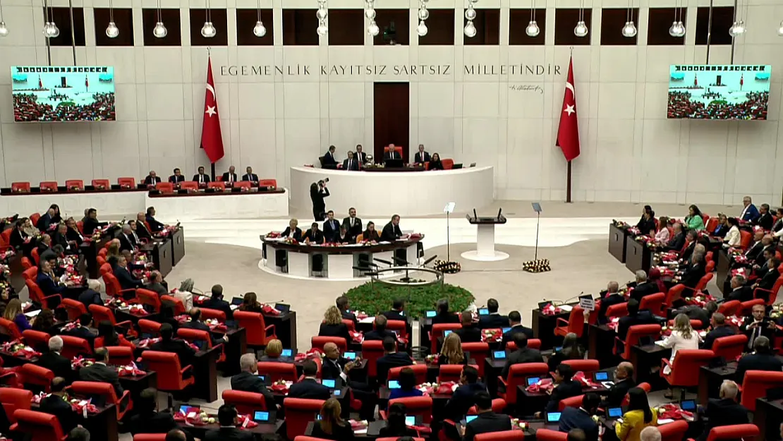 Meclis'in gündeminde bu hafta: Trafik cezalarından yabancı öğretim üyesi sınırlamasına