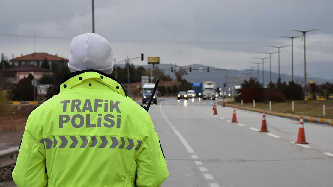 Yeni trafik cezaları dudak uçuklattı: Maaşın tamamı bile yetmeyebilir
