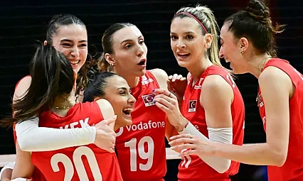 Filenin Sultanları, Yarı Final için Japonya karşısında parkede