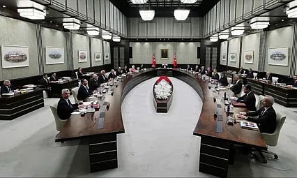 Kabine'de büyük değişim sinyali: Yeri garanti olan tek bakan kim?
