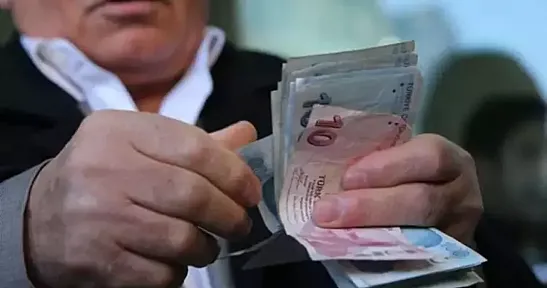 En düşük emekli maaşına zam gelecek mi? AK Parti'den açıklama