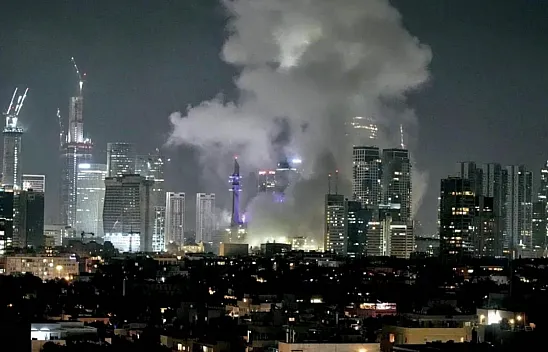 İran füzeleri Hayfa'yı vurdu: Yangın çıktı, dört kişi yaralandı