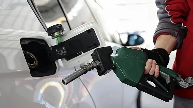 Benzin ve motorine zam geliyor: Akaryakıta 1 lira üzeri artış bekleniyor