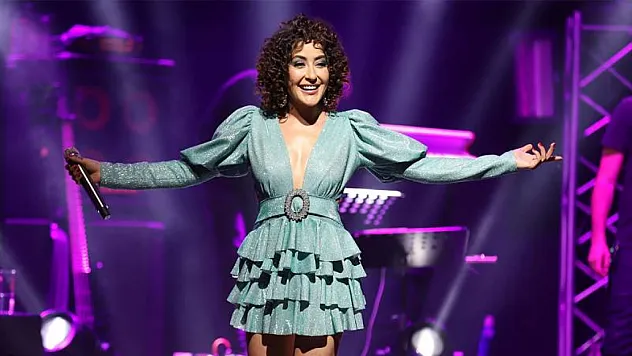 Melek Mosso Kıbrıs tatilinde kaza geçirdi: 'Lütfen dua edin'