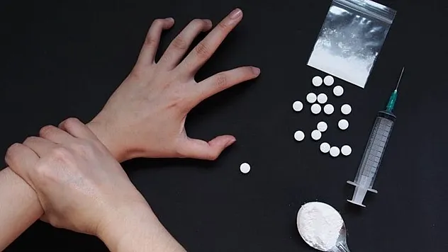 Türkiye'de gençlik risk altında: Madde bağımlılığı alarm veriyor