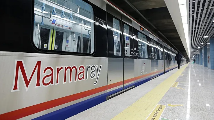 Marmaray hafta sonu sefer saatleri uzatıldı