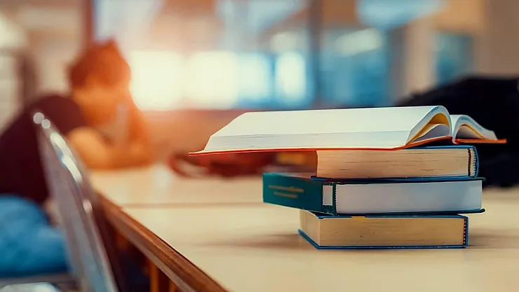 Yeni üniversite kazananlara burs imkanı! KYK, TEV, TÜBİTAK ÇYDD burs ücretleri ne kadar oldu aynı anda çoklu başvuru yapılabilir mi?