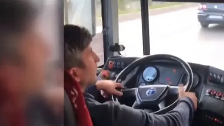 Soru soran yolcuya yumruk atan İETT şoförü işten atıldı