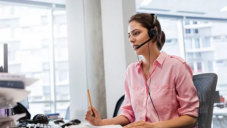 Çağrı merkezi elemanı nedir, ne iş yapar, nasıl olunur? 2022 müşteri temsilcisi maaşları