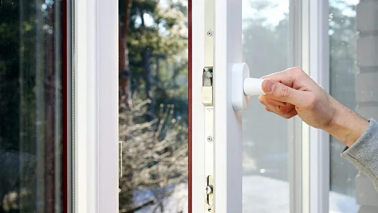 Kış aylarında doğal gaz faturalarından tasarruf etmek mümkün! Pencerelerinize mutlaka bu ayarı yapın