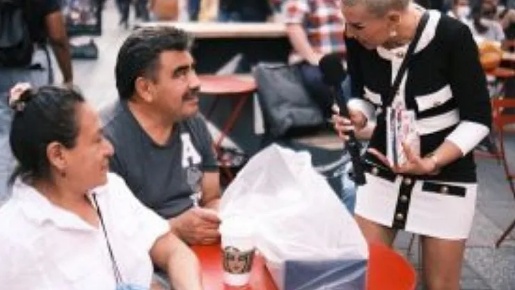 Türkiye'nin önde gelen sağlık turizm acentesi toplamda 5 milyon dolarlık sağlık çeki dağıttı! Times Meydanında vatandaşlara hediye çeki dağıtıldı!