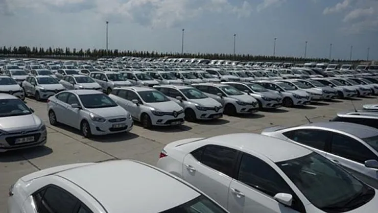 Gümrükten 300 bin TL'nin altında araba satın alabilirsiniz! İşte fiyat listesi
