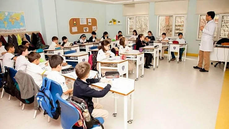 Okullar haftada 4 güne mi inecek?