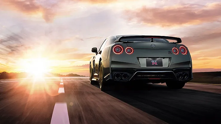 Nissan yeni canavarını satışa sundu! 2023 Nissan GT-R fiyatı ve özellikleri çıldırttı!