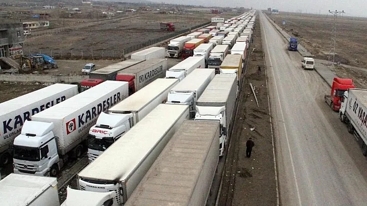 Geçiş güzergahlarında dozvola belgesi verilmeyerek Türkiye'nin ihracatı baltalanıyor