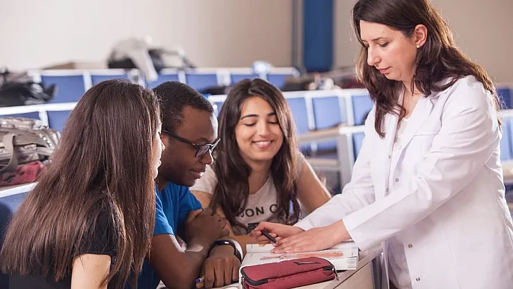 Akademik personel ne iş yapar, ne kadar maaş alır?