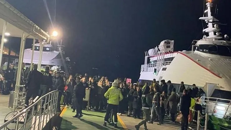 Bursa İstanbul arası sefer yapan deniz otobüsünde bomba ihbarının asılsız olduğu öğrenildi!