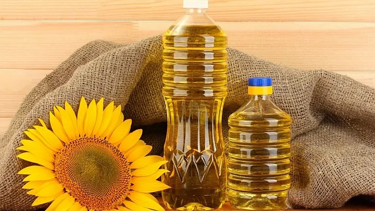 O markette 4 litre ayçiçek yağı çok ucuza gidiyor!