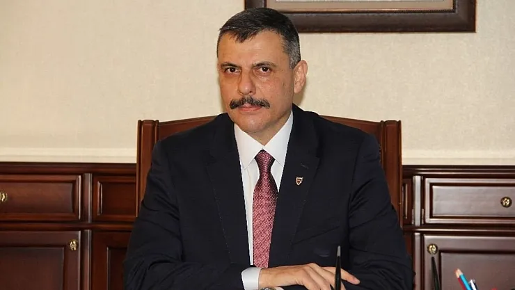 Çorum Valisi Mustafa Çiftçi makamından Cumhurbaşkanı Erdoğan'ın fotoğrafını kaldırdığı iddia edildi