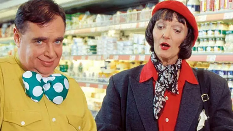 90'lı yıllara damga vuran dizi Bizimkiler'de rol alan ünlü oyuncu Güzin Çorağan vefat etti!