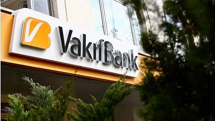 Vakıfbank, kartla alışveriş yapan herkese 100 TL hediye ediyor