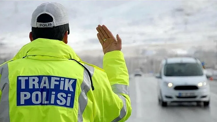 Trafikte fark etmeyen sürücülere yarım saate 27 bin TL ceza!