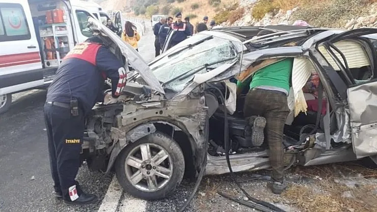 Ağrı'da trafik kazasında 5'i öğretmen 6 kişi yaralandı