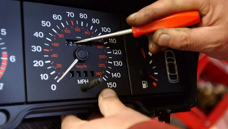 Yargıtay ikinci el araç satışıyla ilgili emsal kararı verdi! Kilometre suçu o kişiye ait!