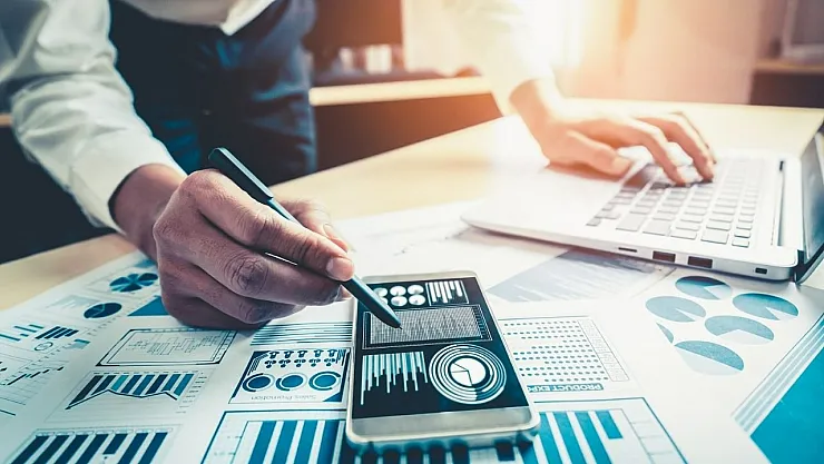 Finans uzmanı ne demek, ne iş yapar, hangi alanlarda ne kadar maaş alarak çalışır?