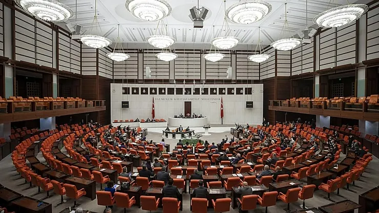 TBMM'de ekonomiye ilişkin torba kanun teklifi görüşmeleri için usul tartışması açıldı!