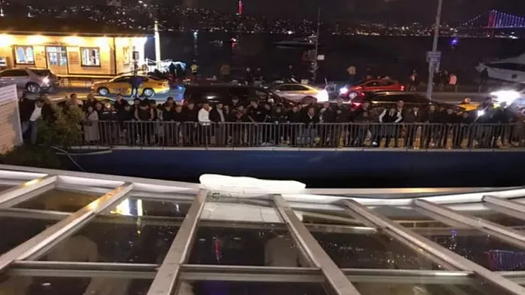 İstanbul Bebek'te bir restoranda iskele çöktü! Kurtarma çalışmaları sürüyor