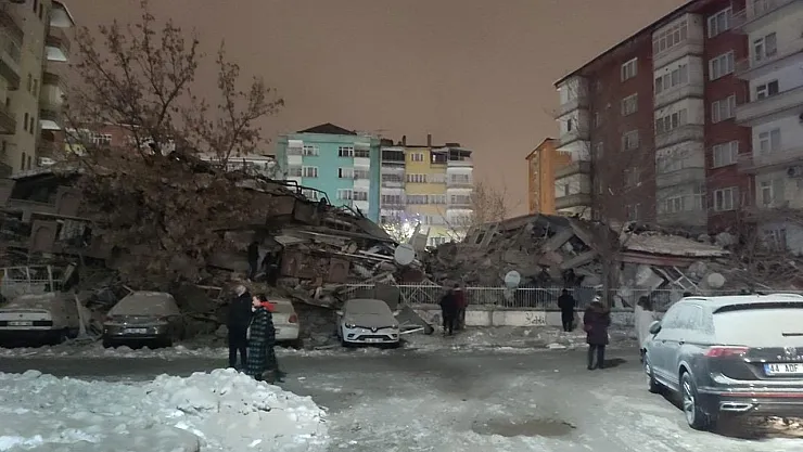 Kahramanmaraş'ta 7.4 şiddetinde deprem! Büyük Maraş depremi tüm ülkeyi salladı!